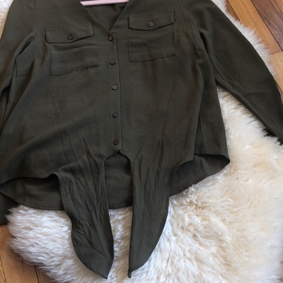 MONTEAU Button up tie-front top in olive green. Size Small. - Picture 6 of 9